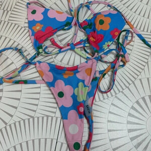 SCHEIN Women’s 2 piece Bikini Size Small Blue Floral